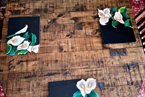 7001 – Four Place Mats of White Flowers – Quatro Individuales de Flowers Blancas